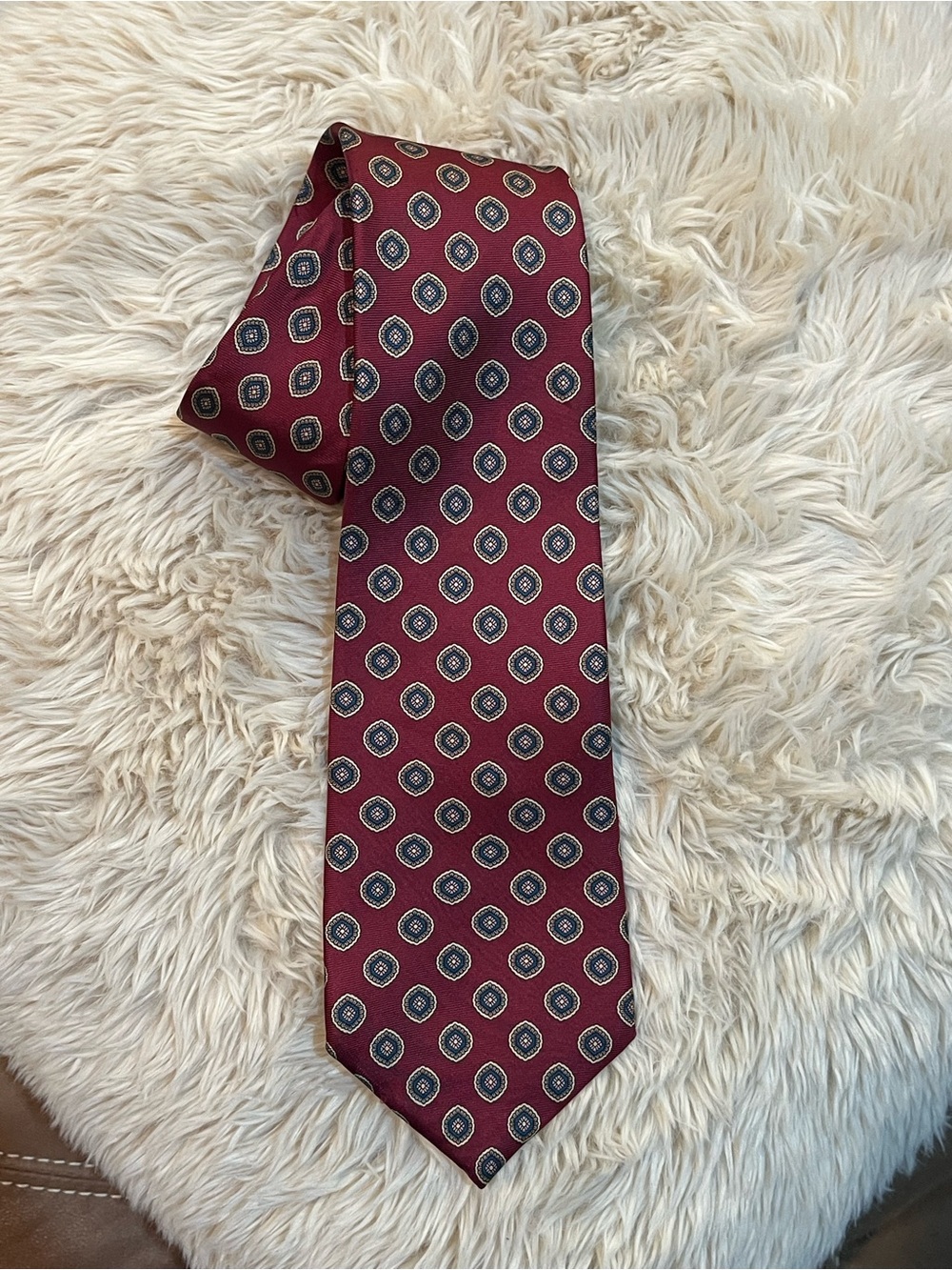 Vintage Flying Scotsman 100% Silk Tie Italian Fabric Made USA Burgundy